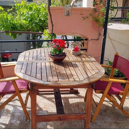 Traditional Residence With Terrace Latsida Ngoại thất bức ảnh