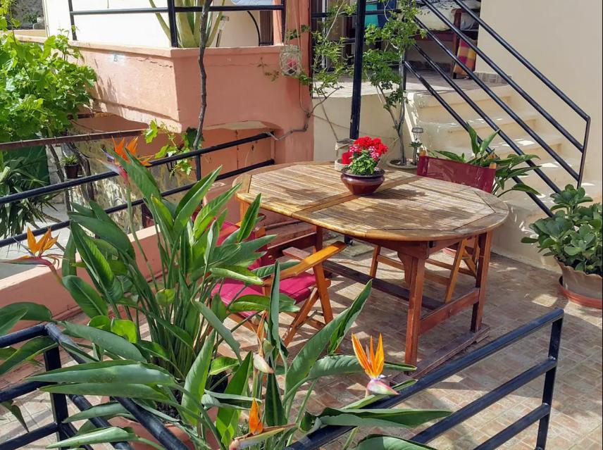 Traditional Residence With Terrace Latsida Ngoại thất bức ảnh