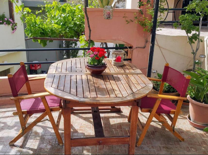 Traditional Residence With Terrace Latsida Ngoại thất bức ảnh