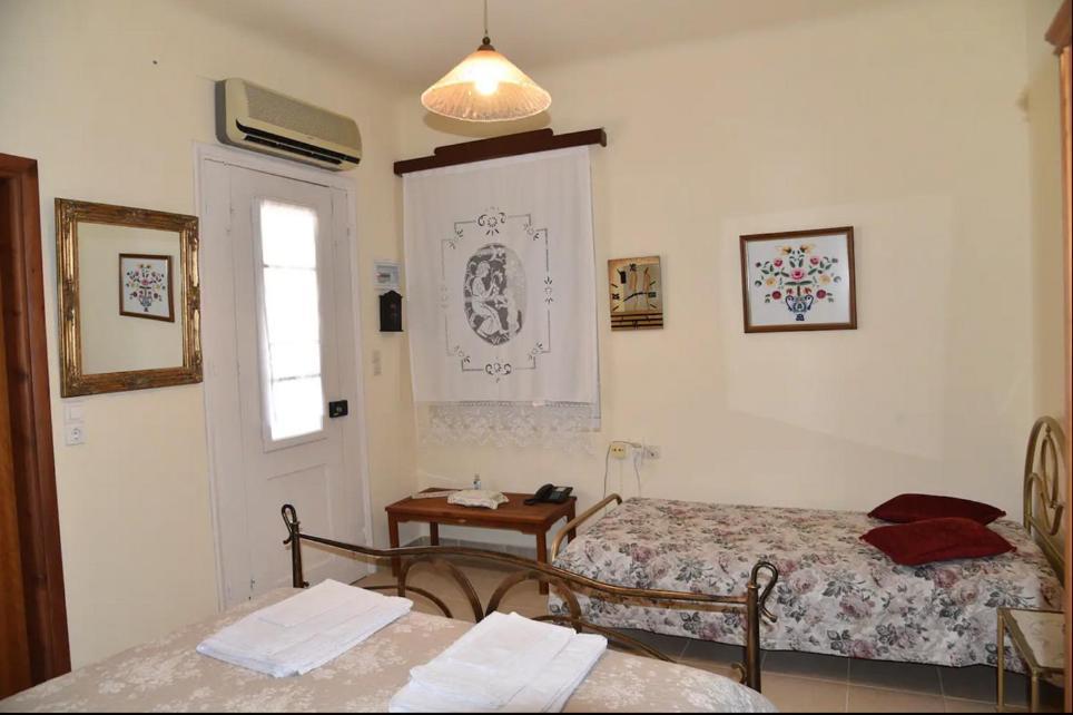 Traditional Residence With Terrace Latsida Ngoại thất bức ảnh