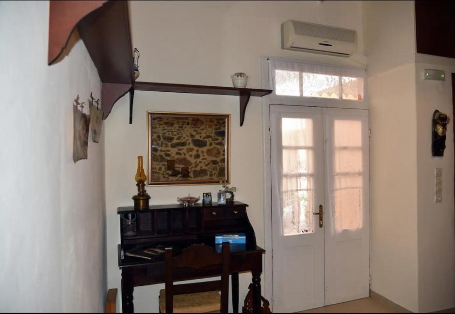 Traditional Residence With Terrace Latsida Ngoại thất bức ảnh